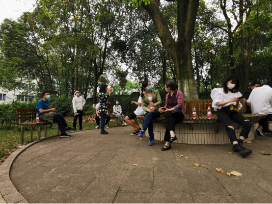 a春去夏来师生情 上下齐心待归期942.jpg